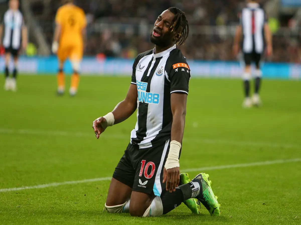 Allan Saint-Maximin is dejected during Newcastle vs Cambridge