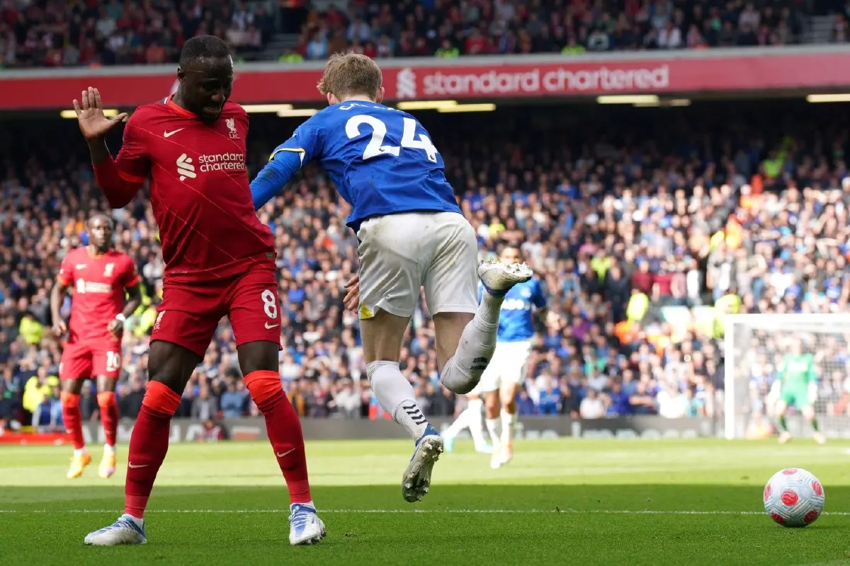 Anthony Gordon dive Everton Liverpool Apr22