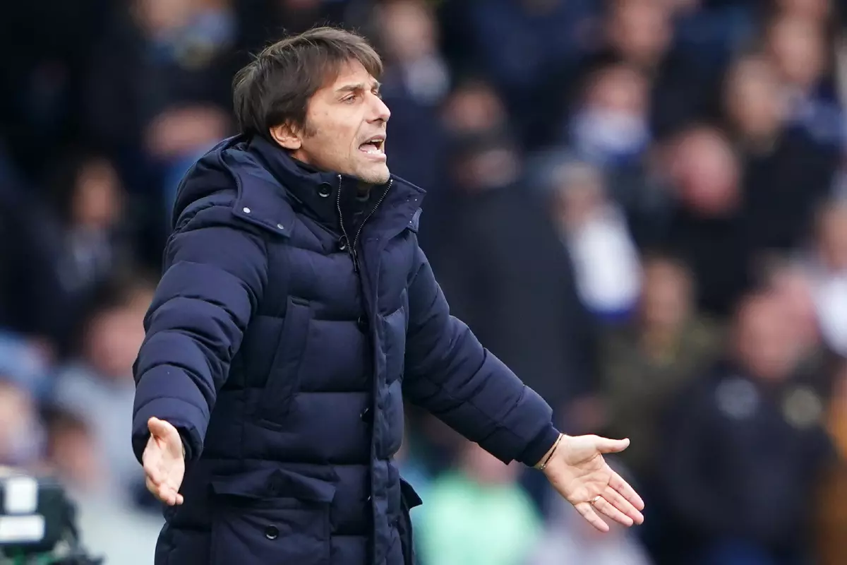 Antonio Conte on the sidelines during Spurs vs Leeds