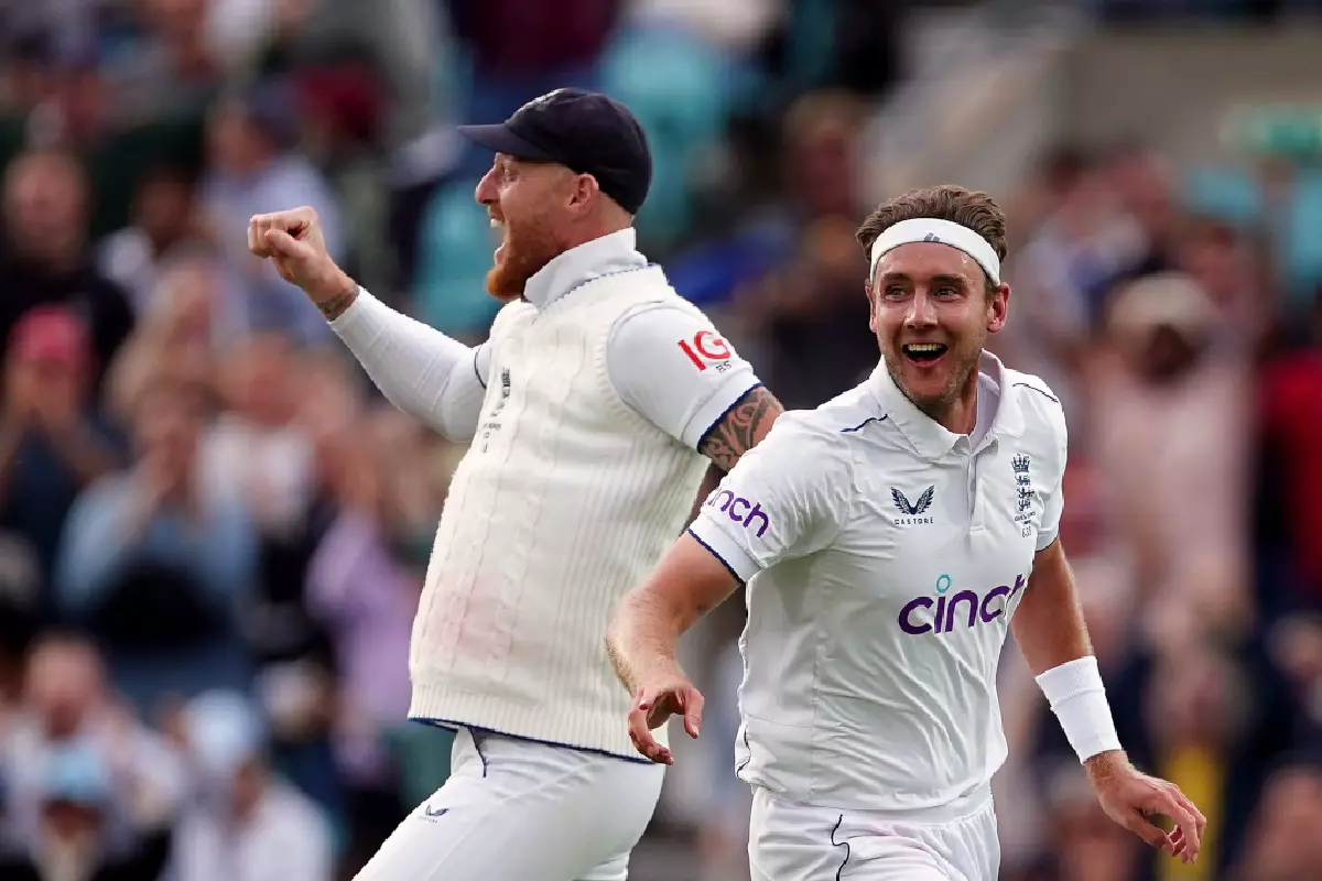 Ben Stokes Stuart Broad celebrate July 31