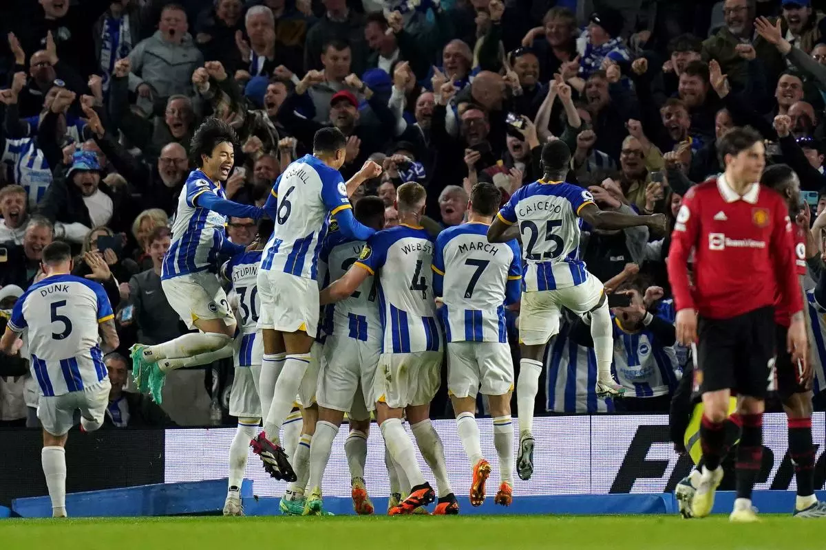 Brighton and Hove Albion players celebrate after Alexis Mac Allister scores
