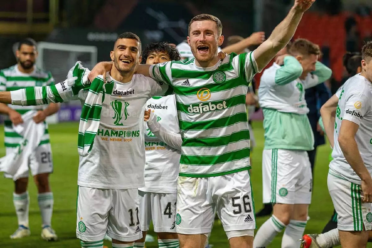 Celtic celebrate SPL title under Ange Postecoglou