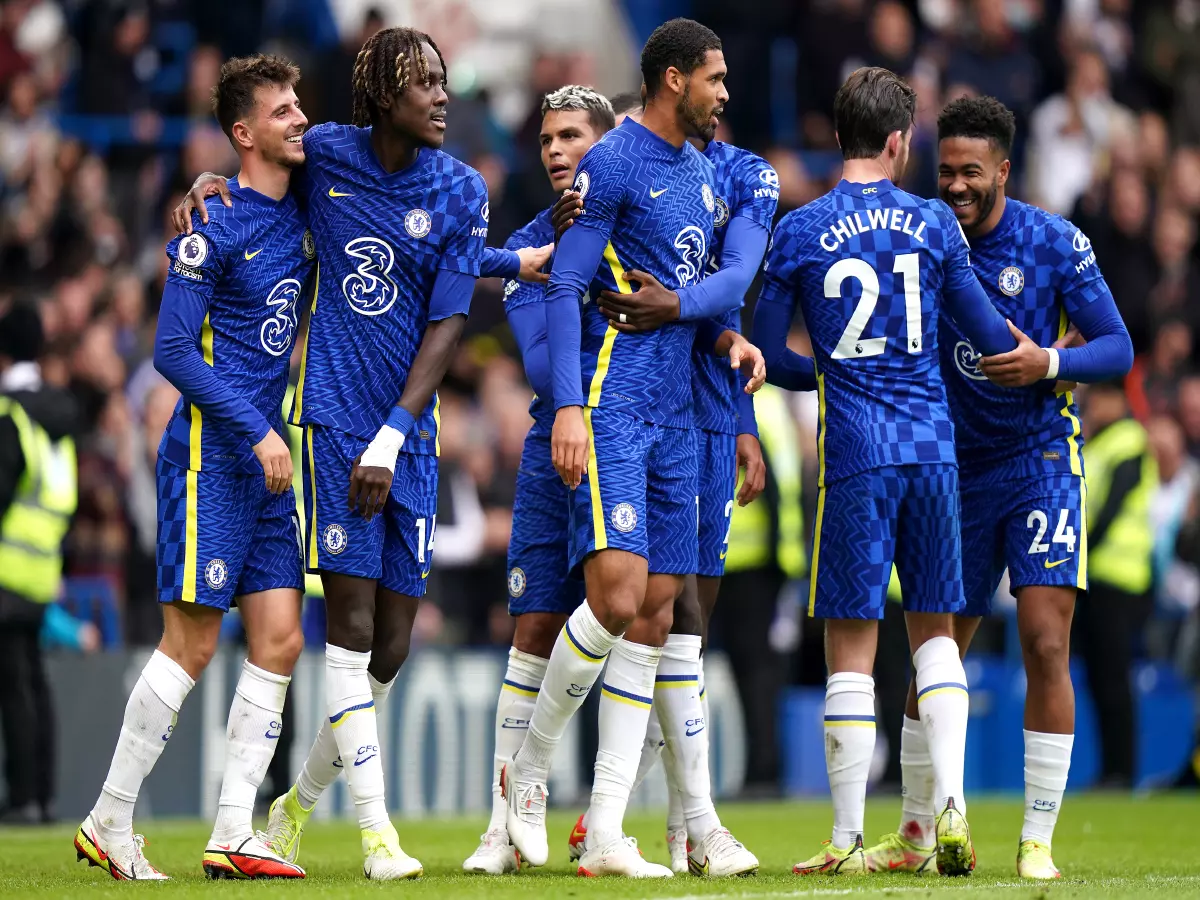 Chelsea's Mason Mount (left) scores their side's seventh goal of the game and their hat-trick with team-mates during the Premier League match at Stamford Bridge, London.