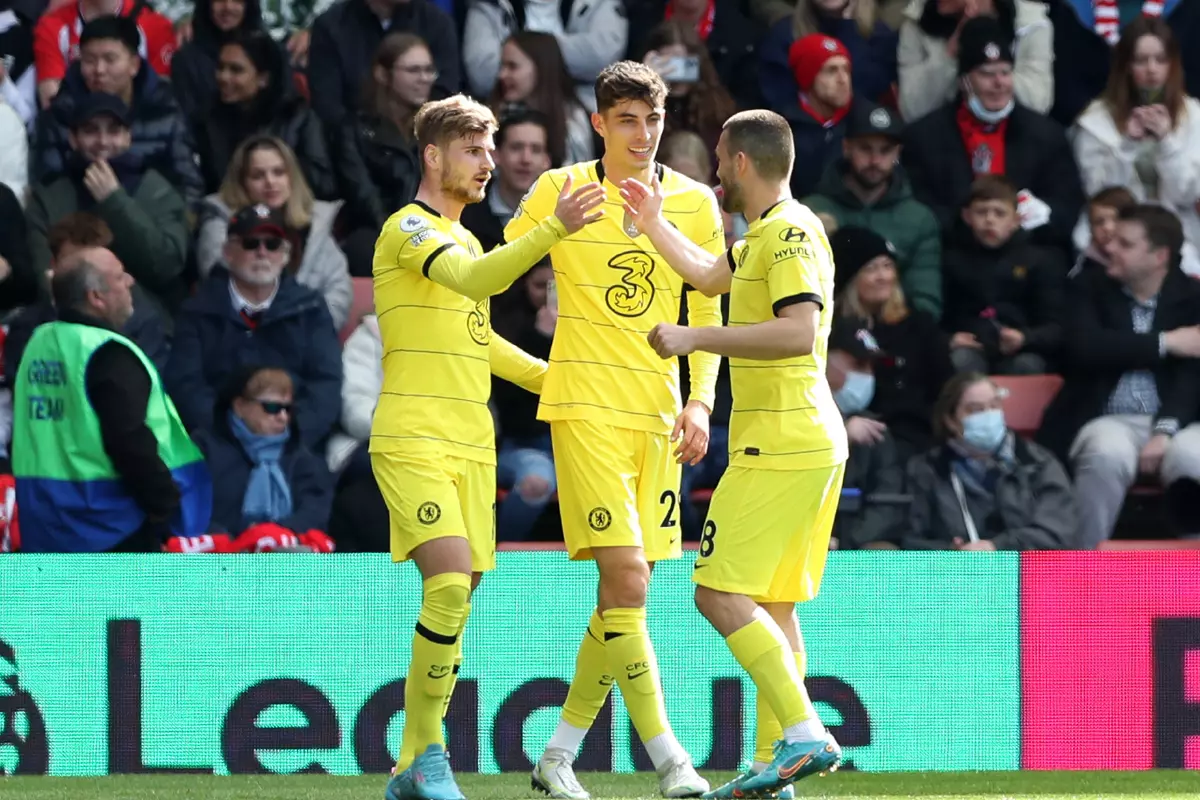 Chelsea celebrate scoring vs Southampton, Premier League