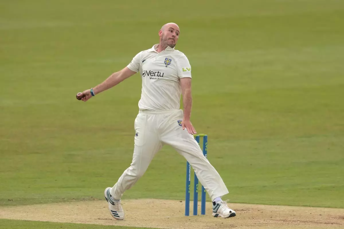 Chris Rushworth bowling