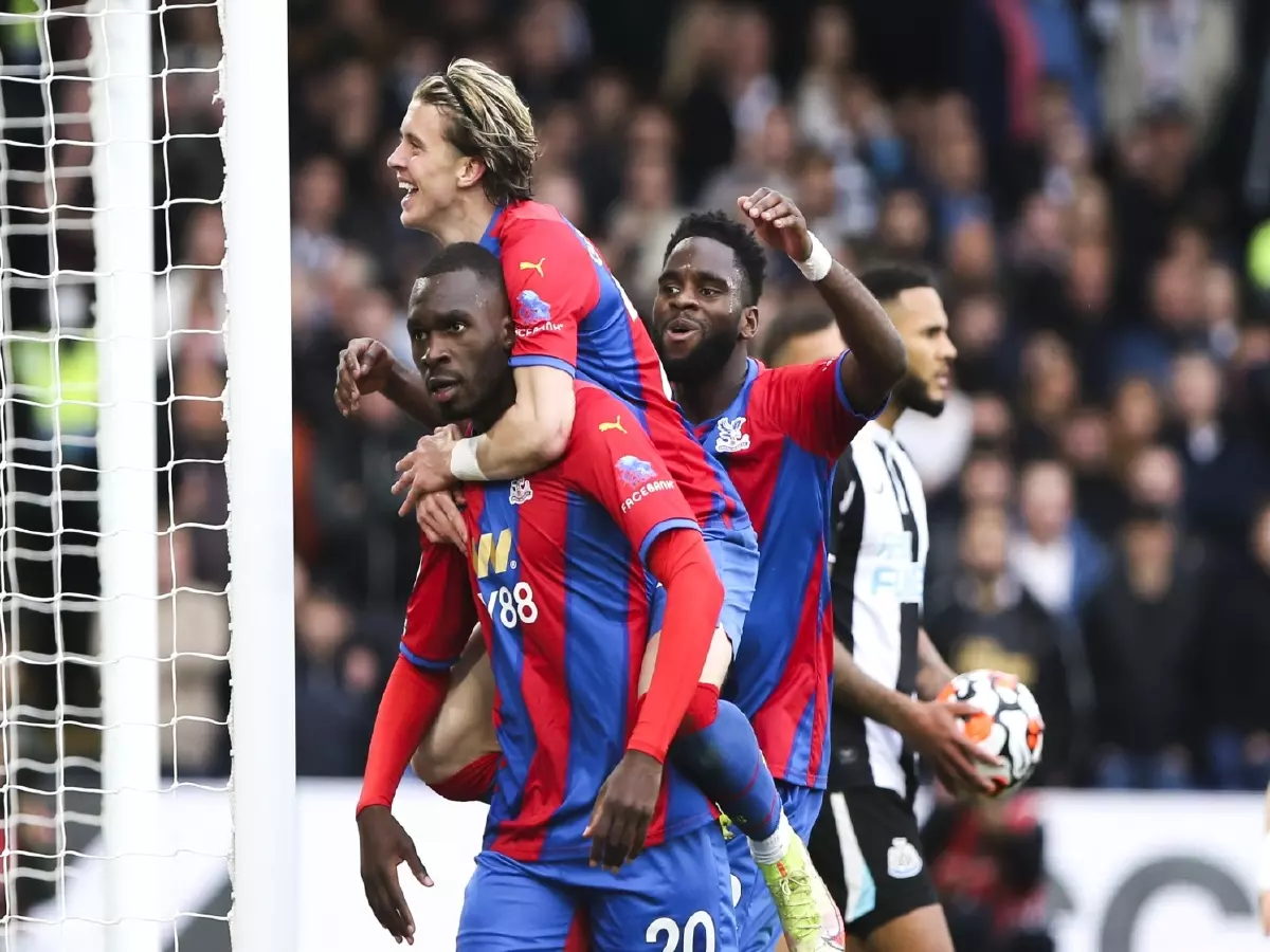 Christian Benteke celebration Crystal Palace vs Newcastle Oct21
