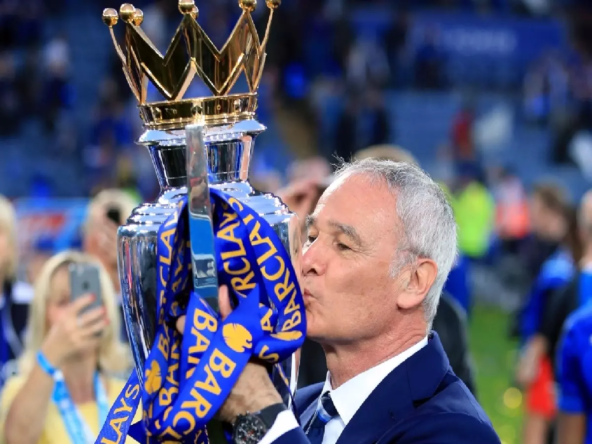 Claudio Ranieri Leicester city Premier League trophy May16