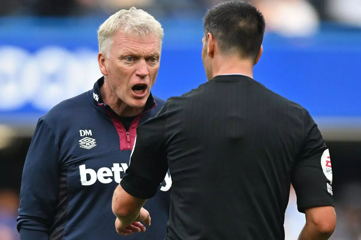 David Moyes confronts referee Andy Madley