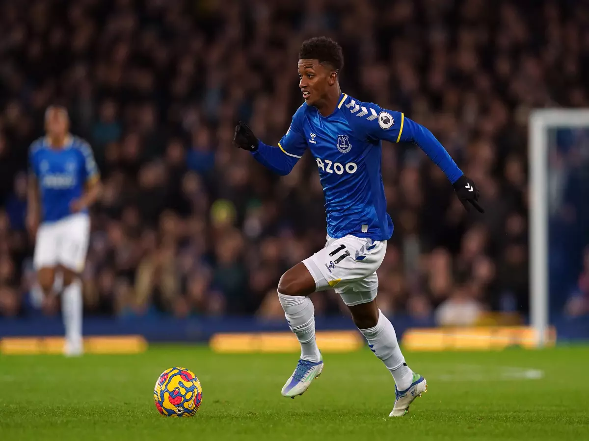 Demarai Gray in posession of the ball vs Arsenal, Dec2021