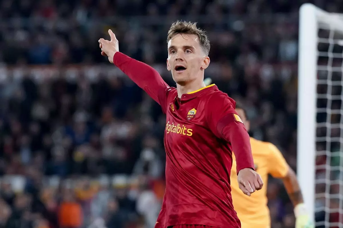 Diego Llorente playing for AS Roma