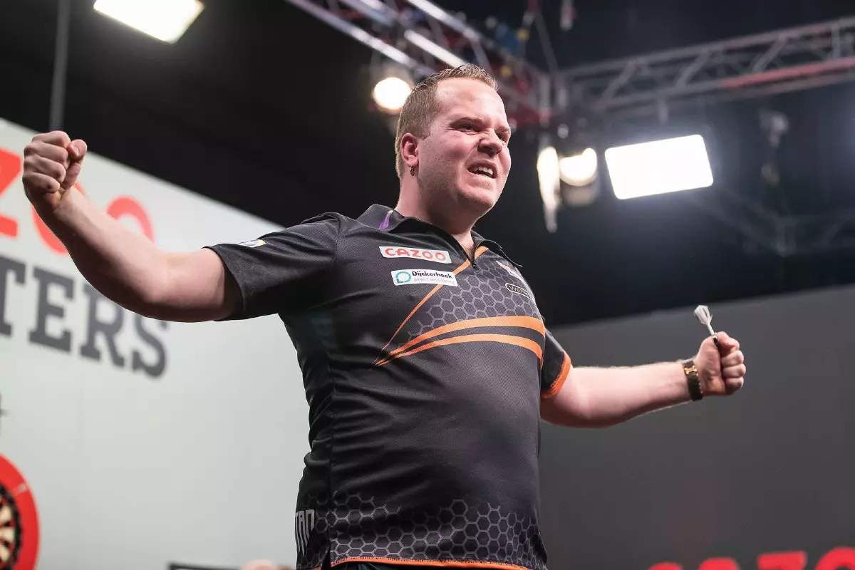 Dirk van Duijvenbode was in a dominant mood at Players Championship 6