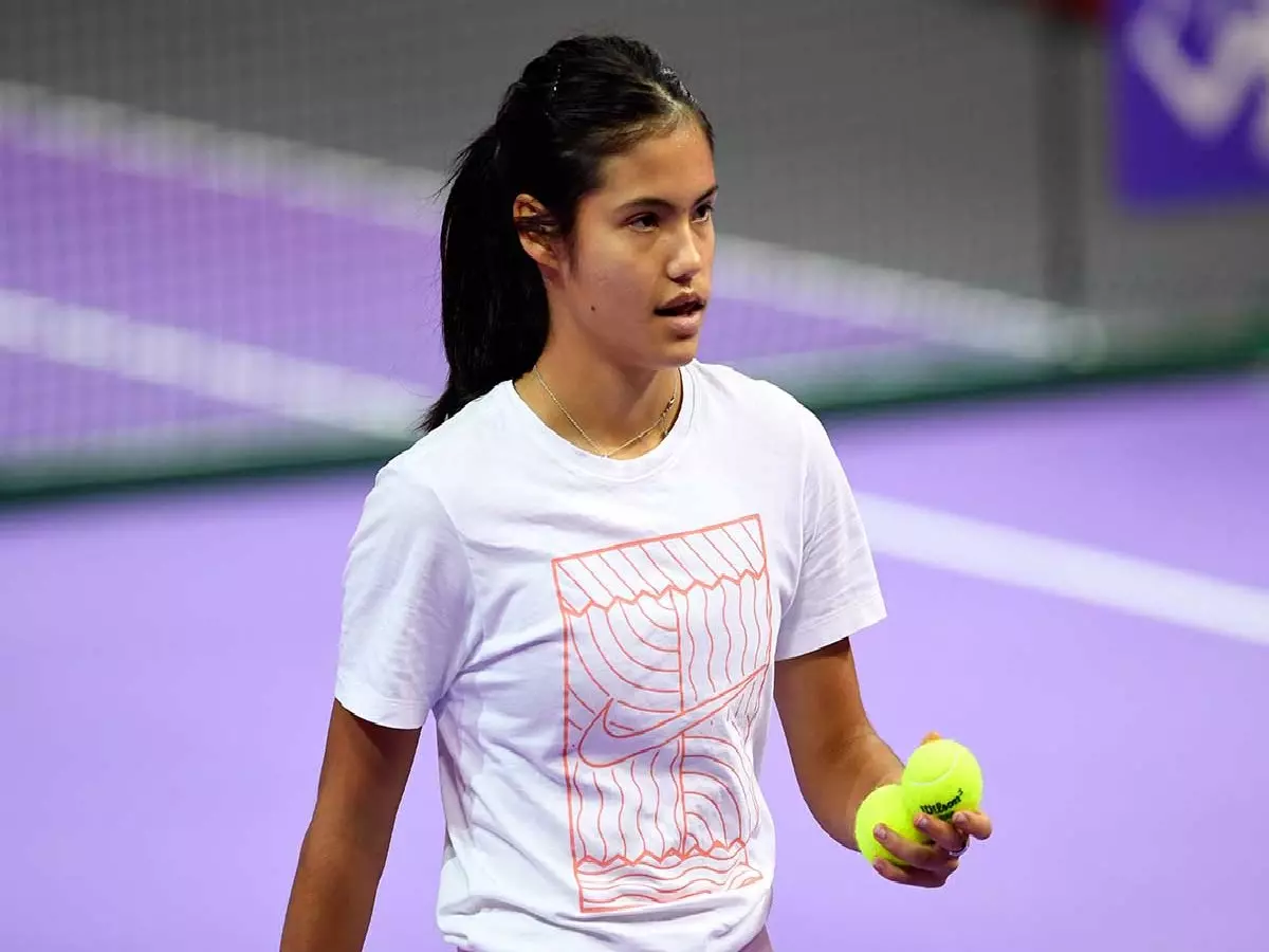 Emma Raducanu practice