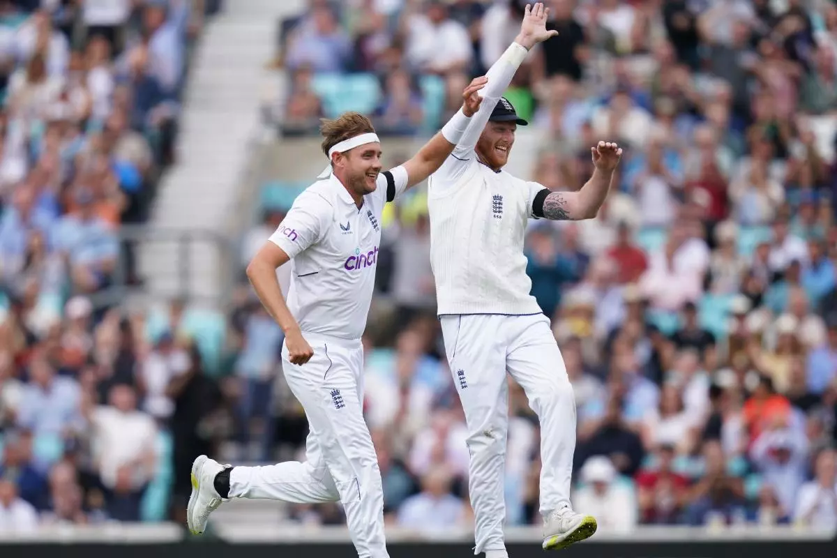 England's Stuart Broad (left) celebrates with Ben Stokes