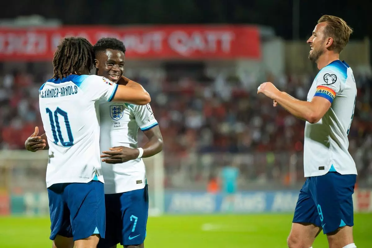 England's Trent Alexander Arnold, left, celebrates with his teammates