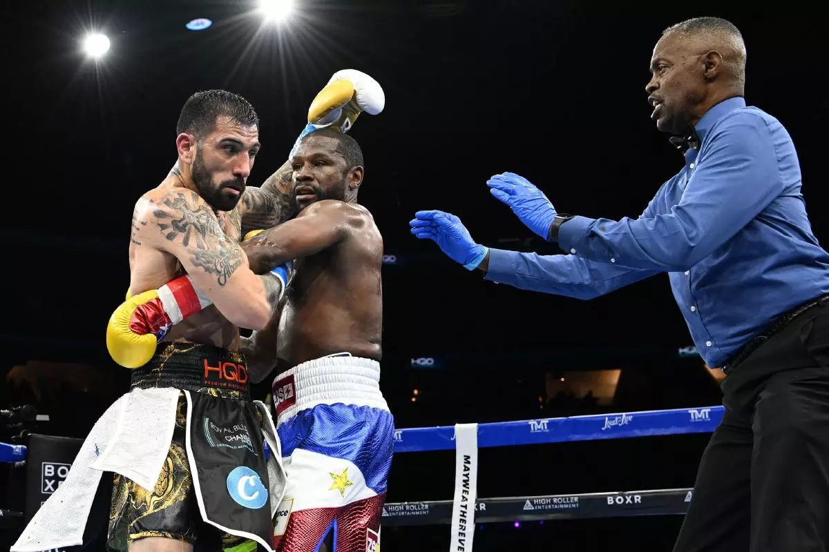 Floyd Mayweather v John Gotti III