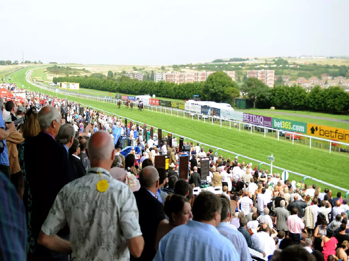 General view of the action at Brighton racecourse