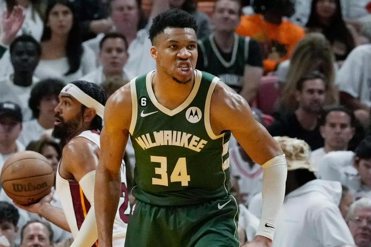 Giannis Antetokounmpo Milwaukee Bucks