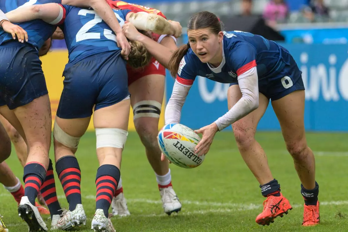 Great Britain's Isla Norman-Bell grabs the ball from the scrum to pass - March 2023