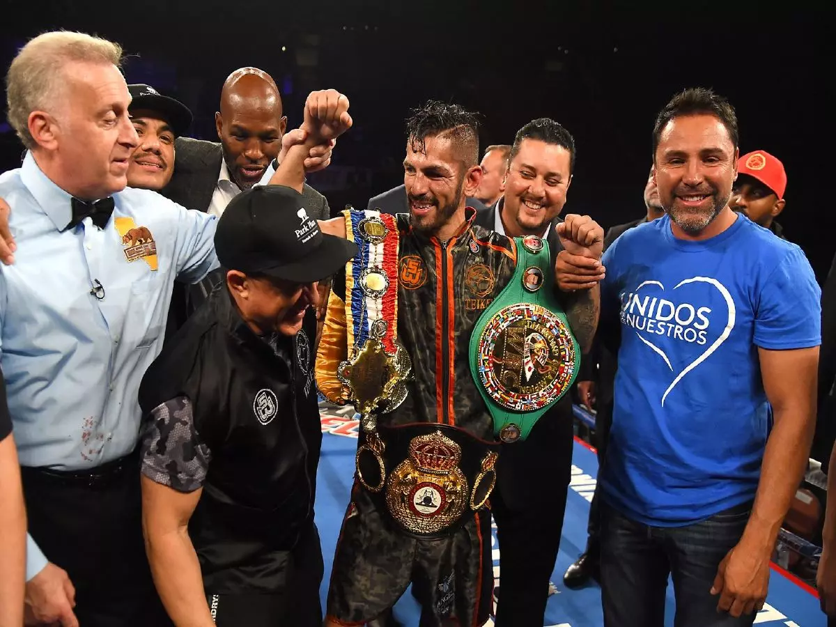 Jorge Linares celebrates defeating Luke Campbell in 2017