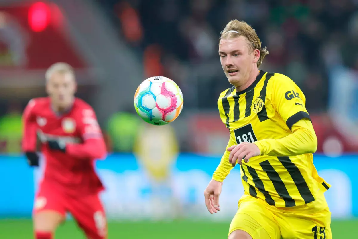 Julian Brandt for Dortmund against Leverkusen Jan 2023