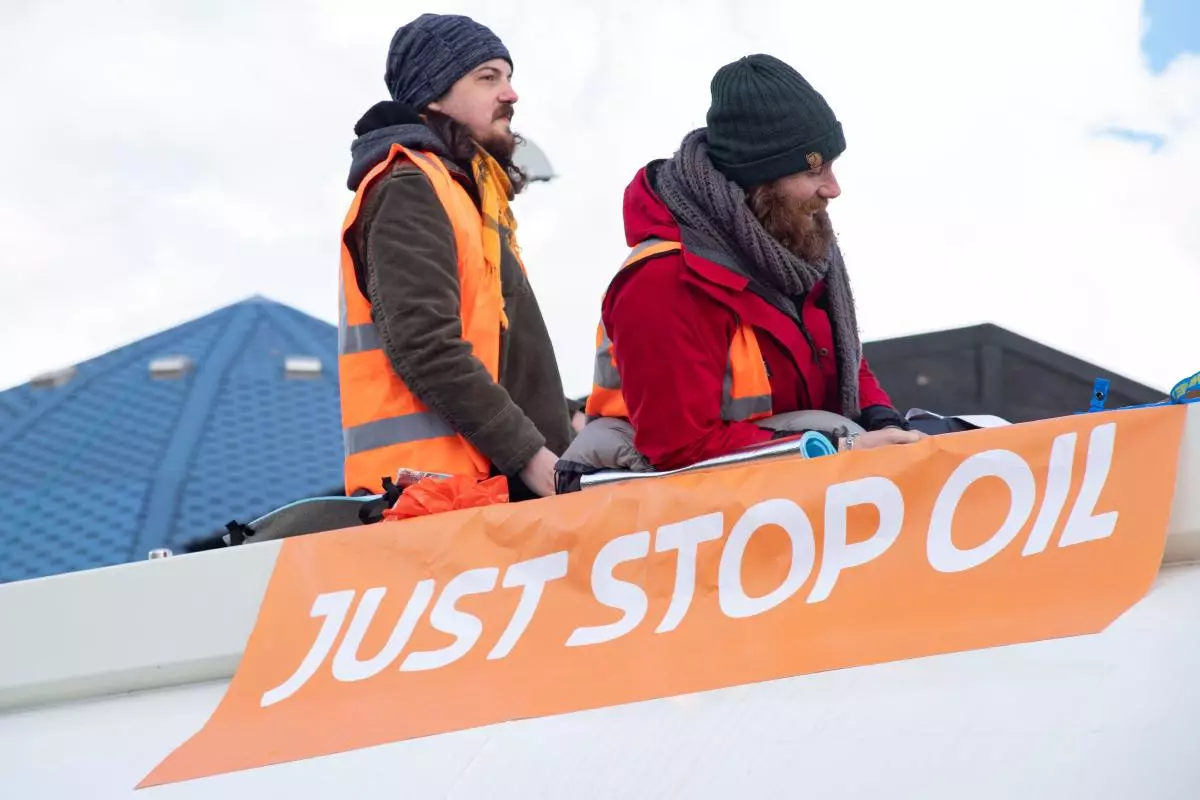 Just Stop Oil protesters block roads at Thurrock oil depot - April 2022
