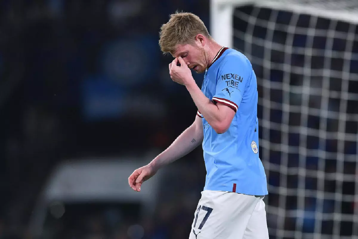 Kevin de Bruyne walks off injured against Inter Champions League final June 2023