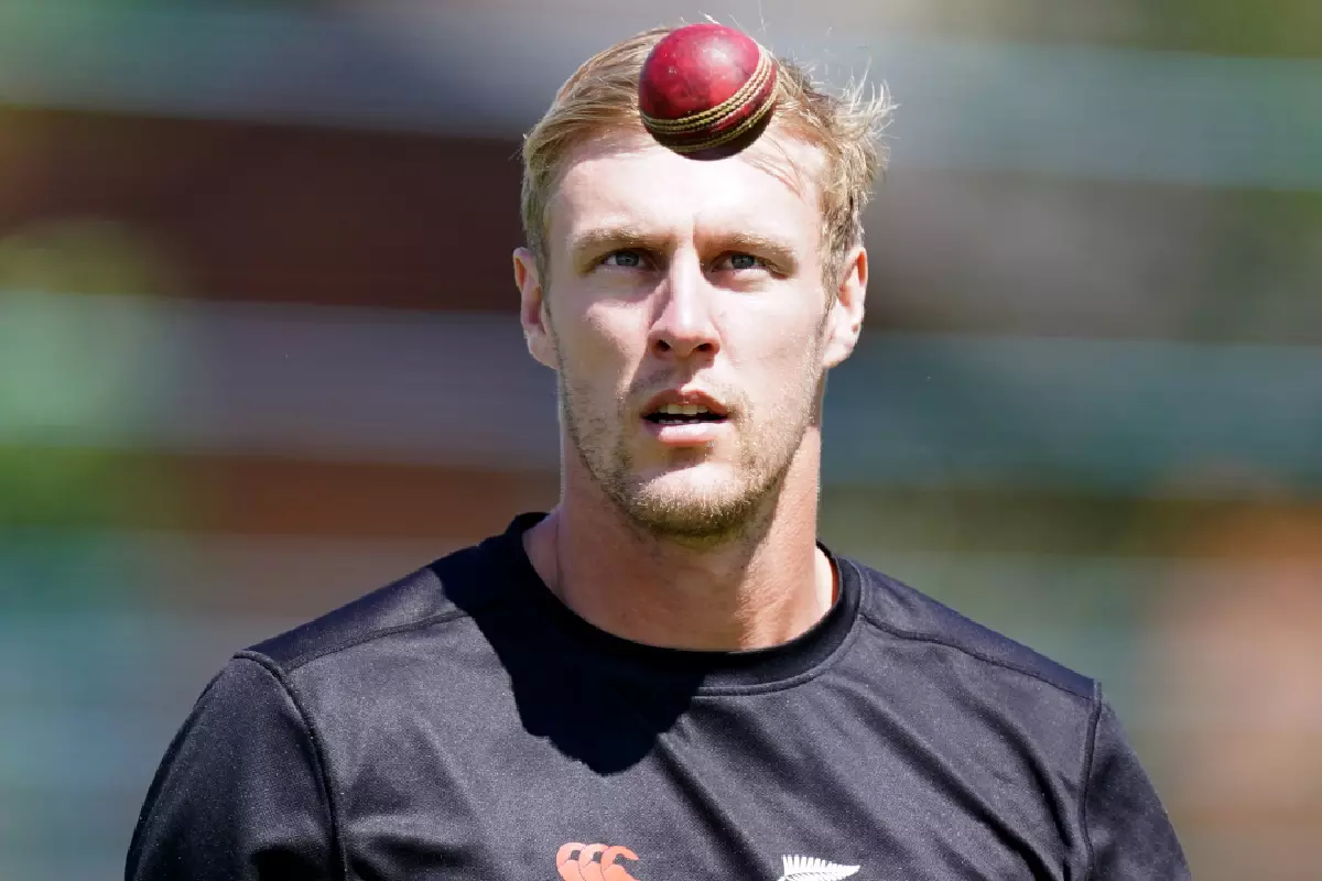 Kyle Jamieson warms up for NZ