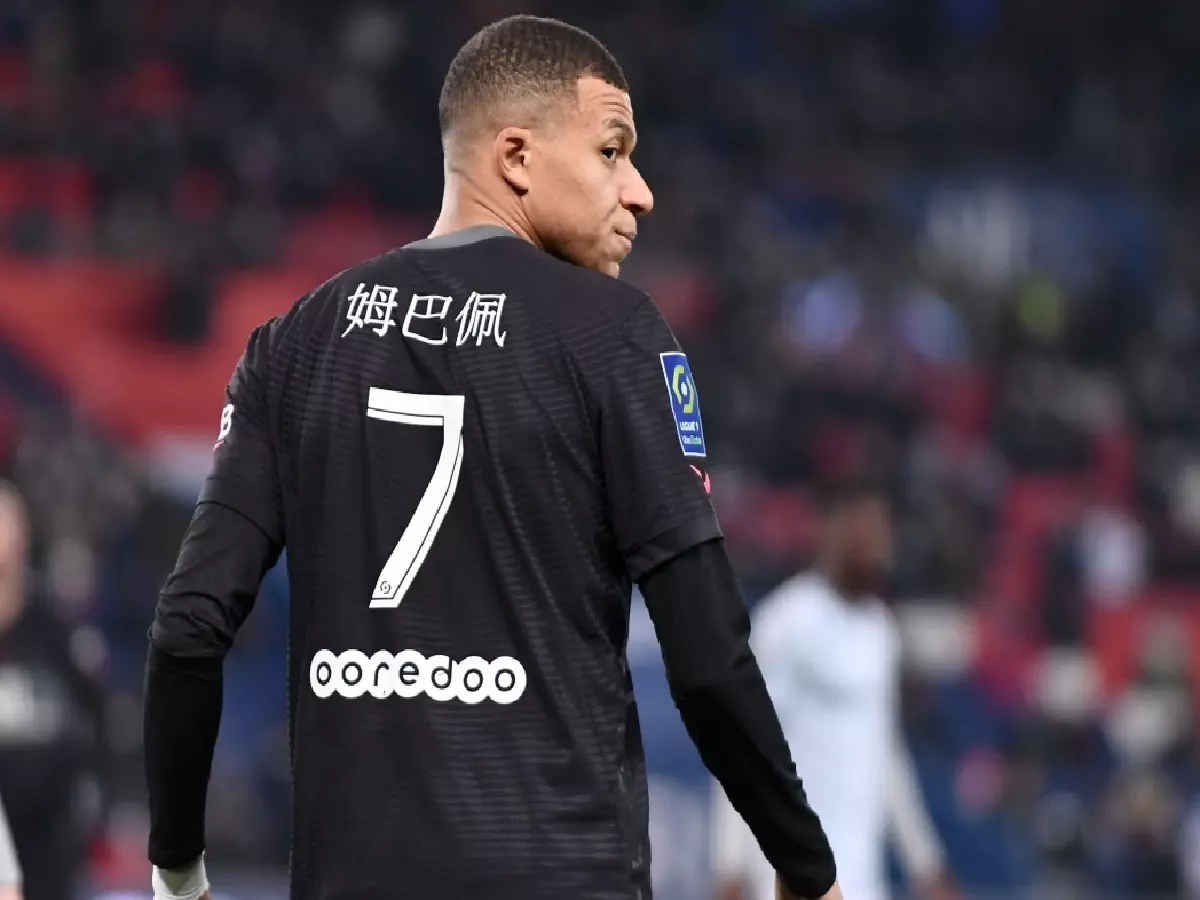 Kylian Mbappe back Paris Saint-Germain back Jan22