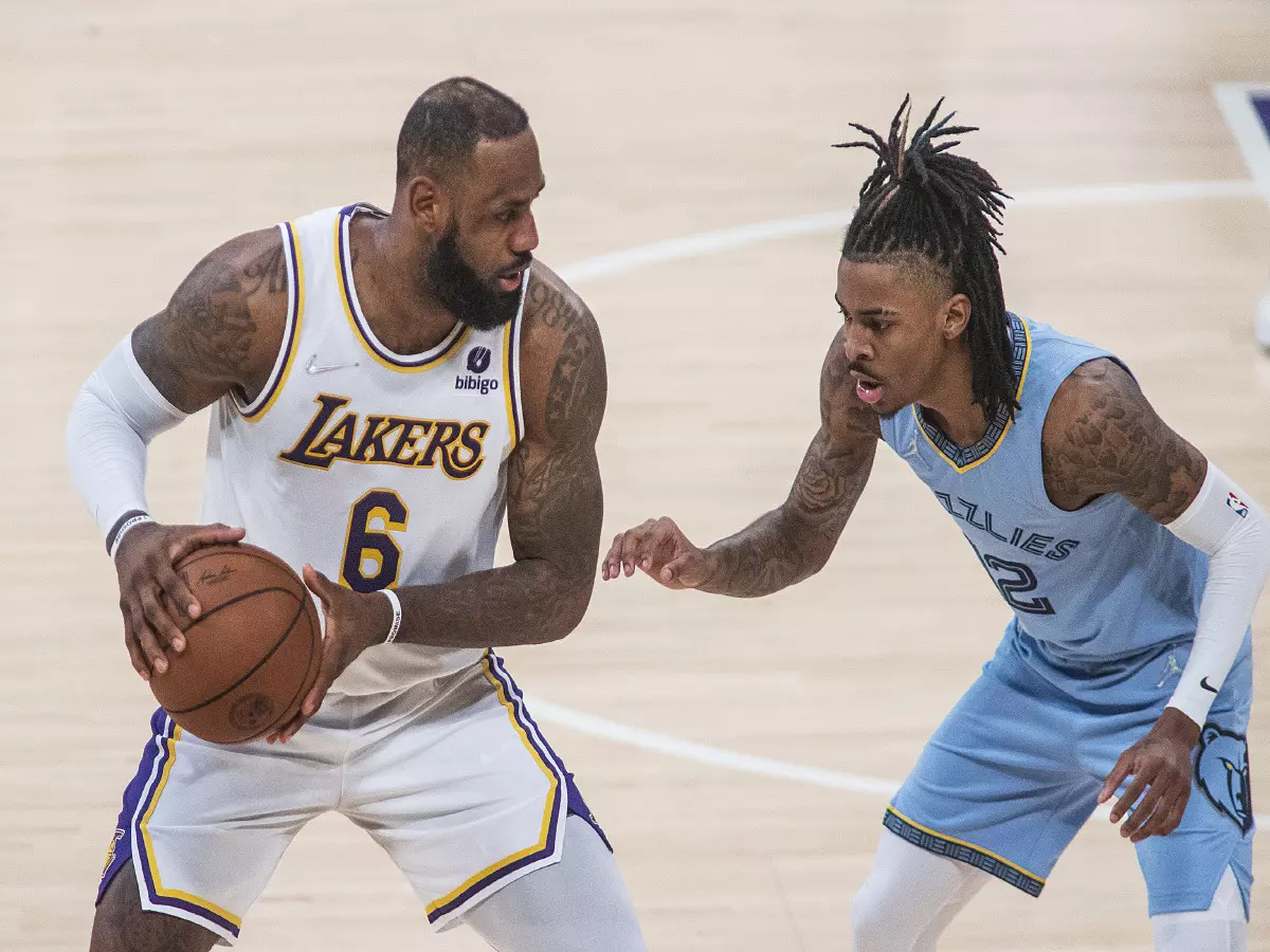 LeBron James of the Los Angeles Lakers an Ja Morant of Memphis Grizzlies