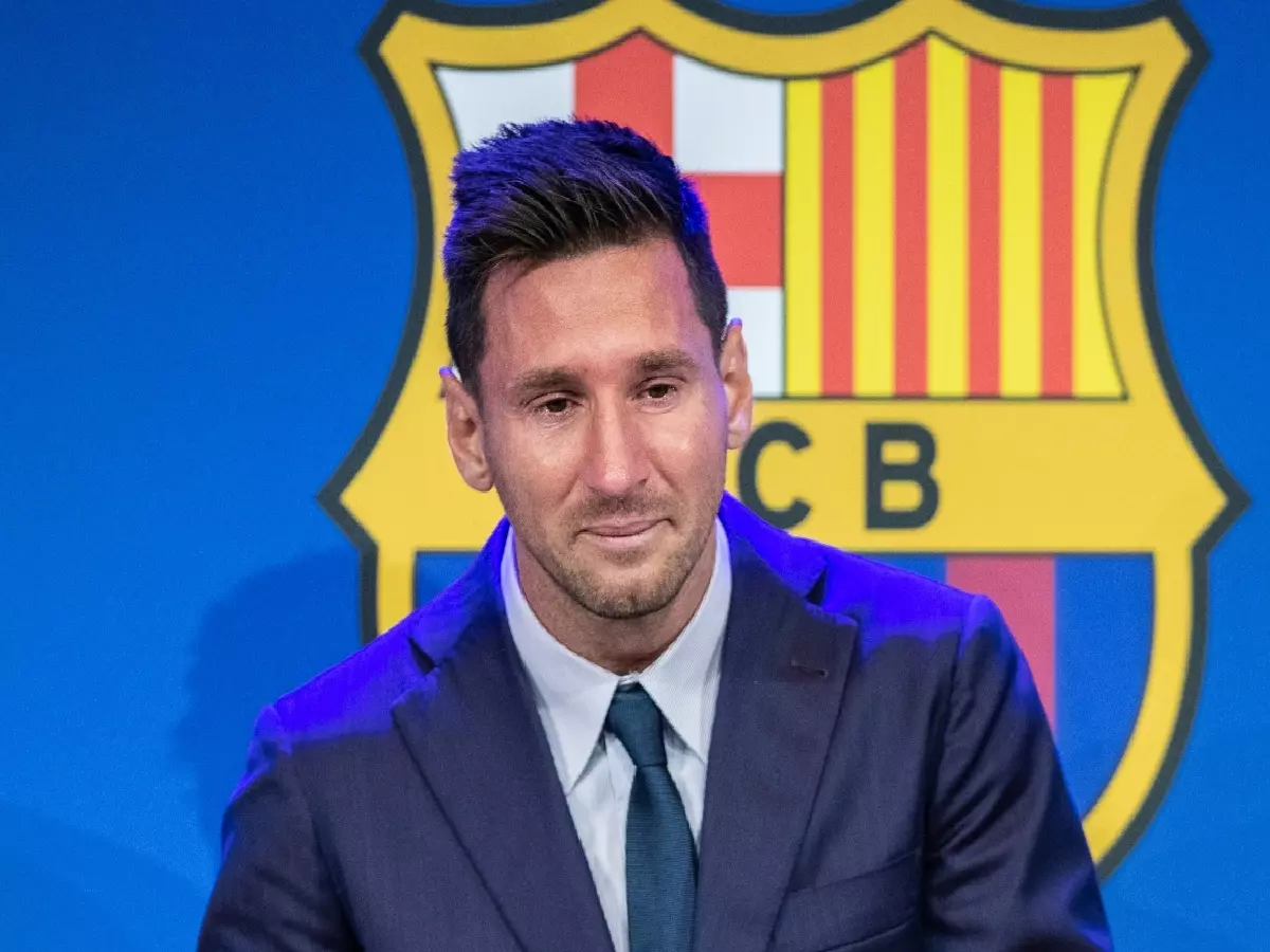 Lionel Messi tears press conference Aug21