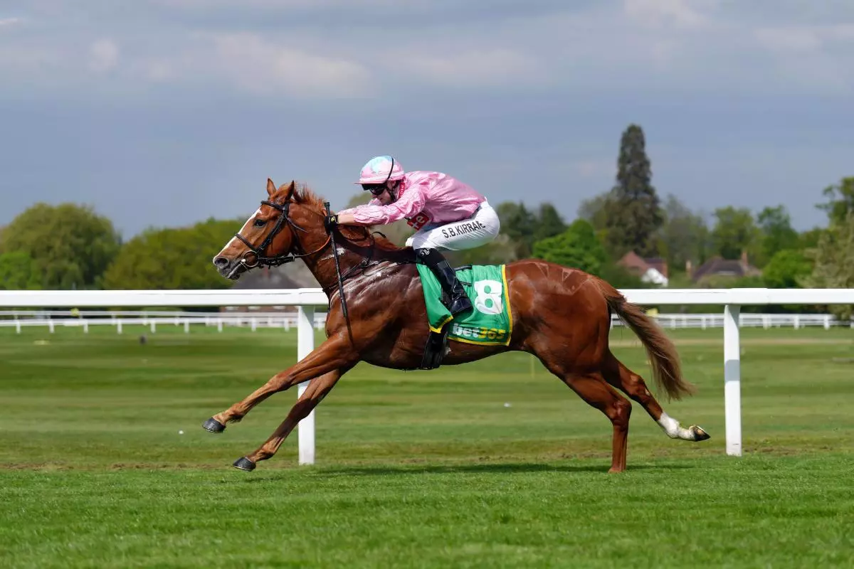 Live In The Dream ridden by jockey Sean Kirrane wins the bet365 Handicap at Sandown Park Racecourse - April 2022