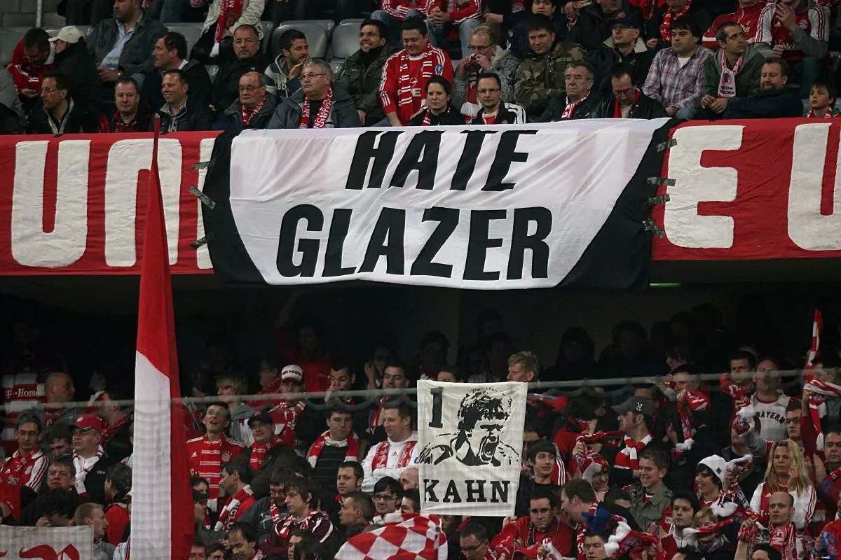 Manchester United fans' anti-glazer banner