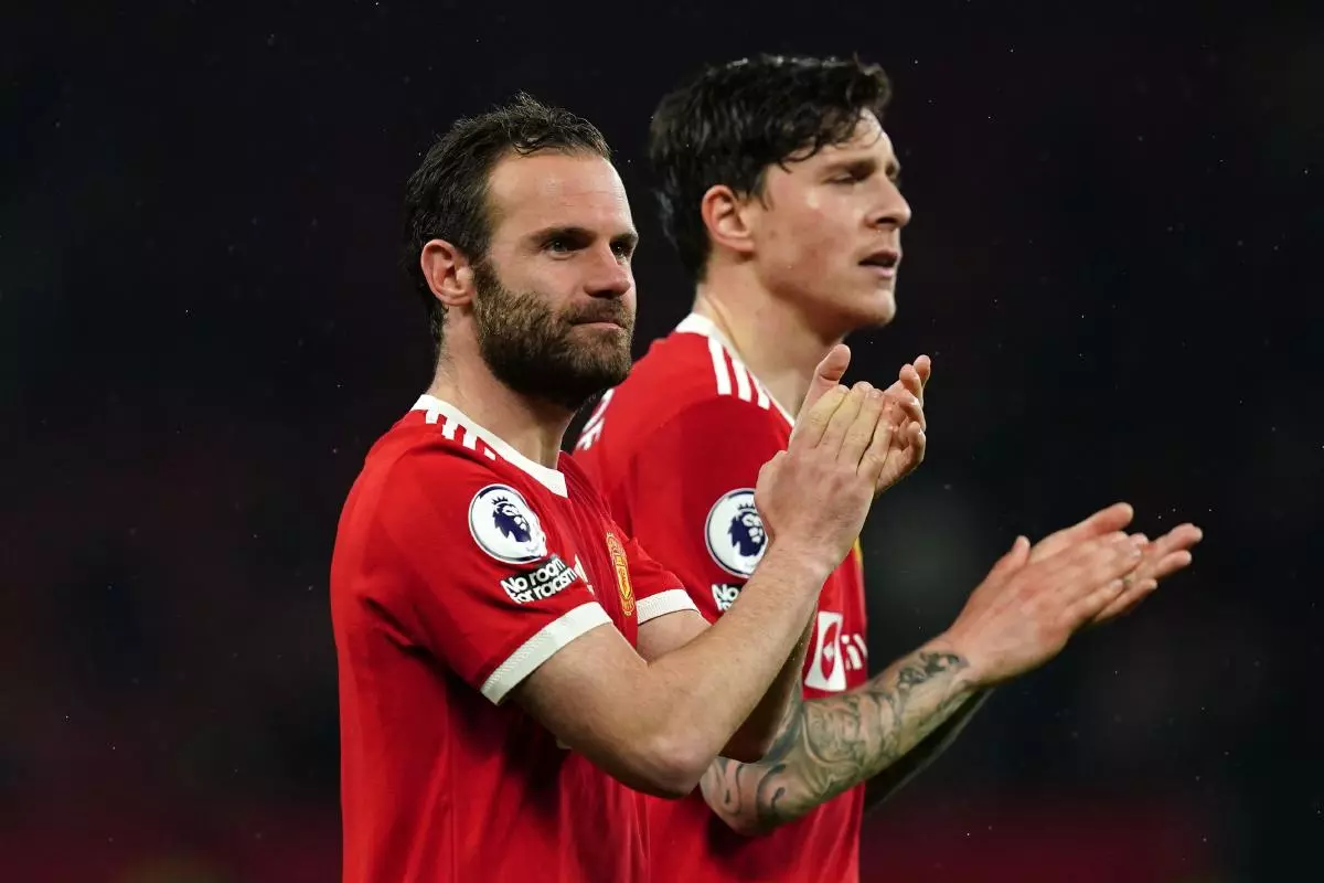 Manchester United players Juan Mata and Victor Lindelof