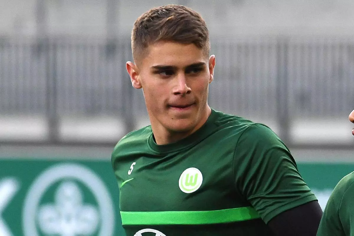 Micky van de Ven of Wolfsburg Nov 2021