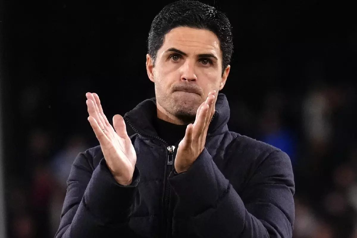 Mikel Arteta claps fans Arsenal at Palace Apr22