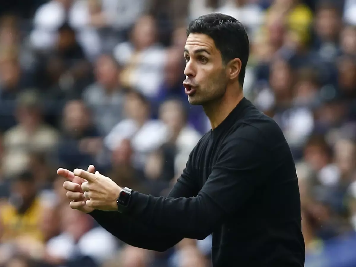Mikel Arteta shouts instructions to his Arsenal side from the touchline, Premier League 2021/22