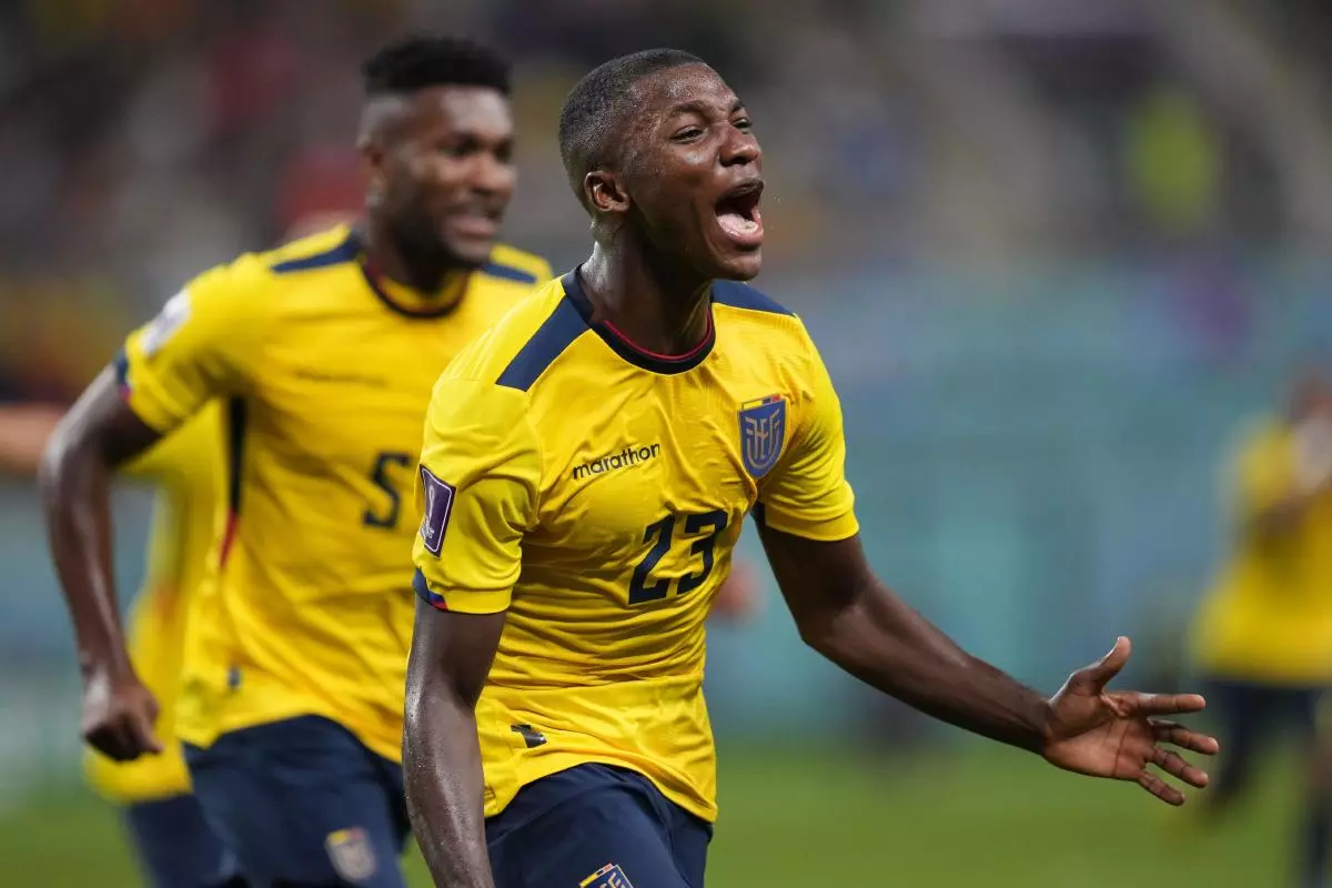Moises Caicedo in action for Ecuador at the 2022 World Cup
