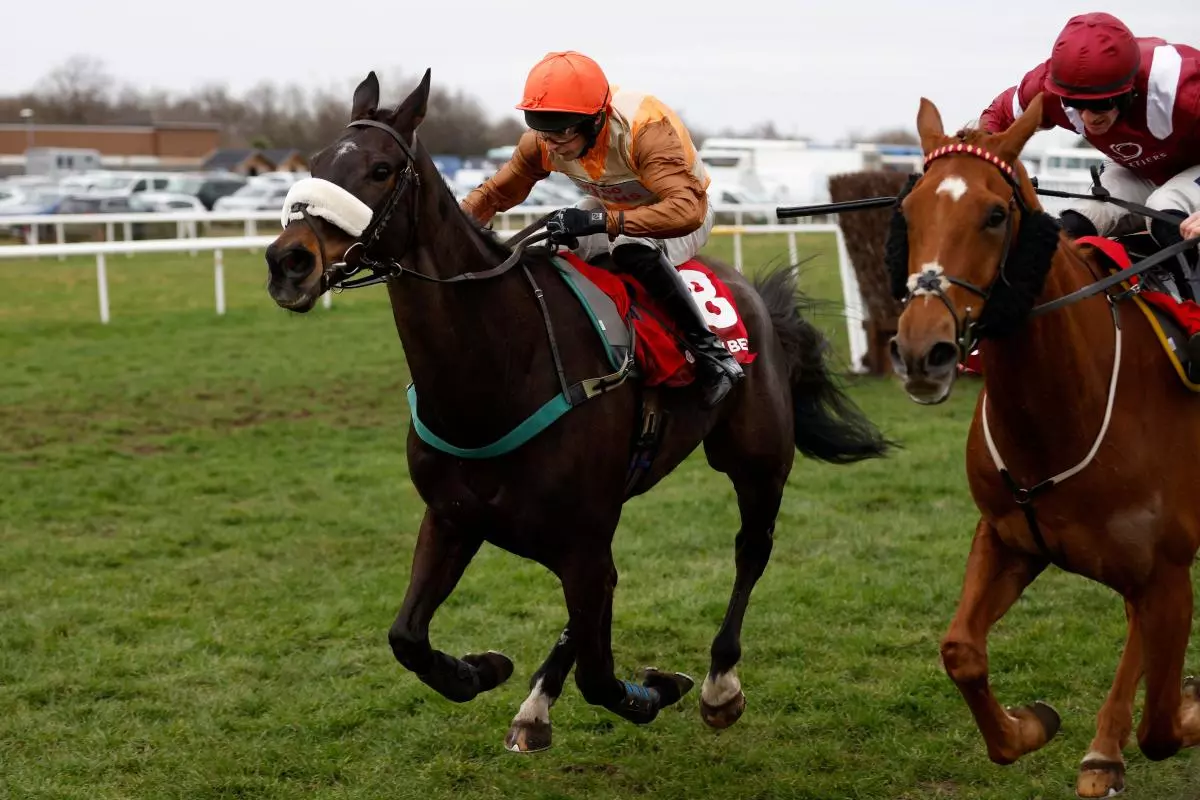 Moroder ridden by jockey James Best