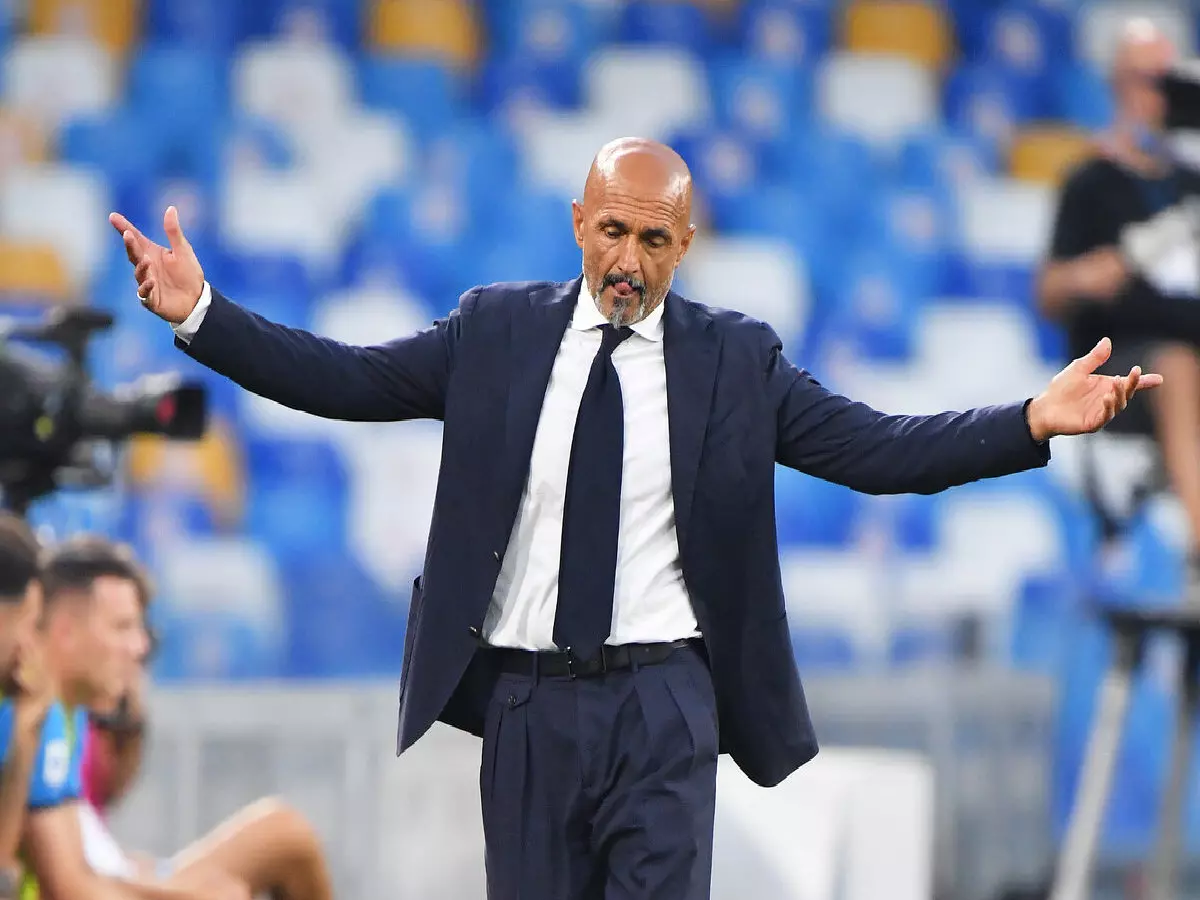 Napoli's head coach Luciano Spalletti reacts during the Italian football Serie A match SSC Napoli vs Juventus FC.
