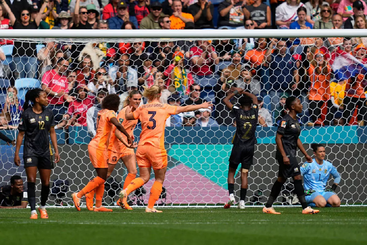 Netherlands beat South Africa
