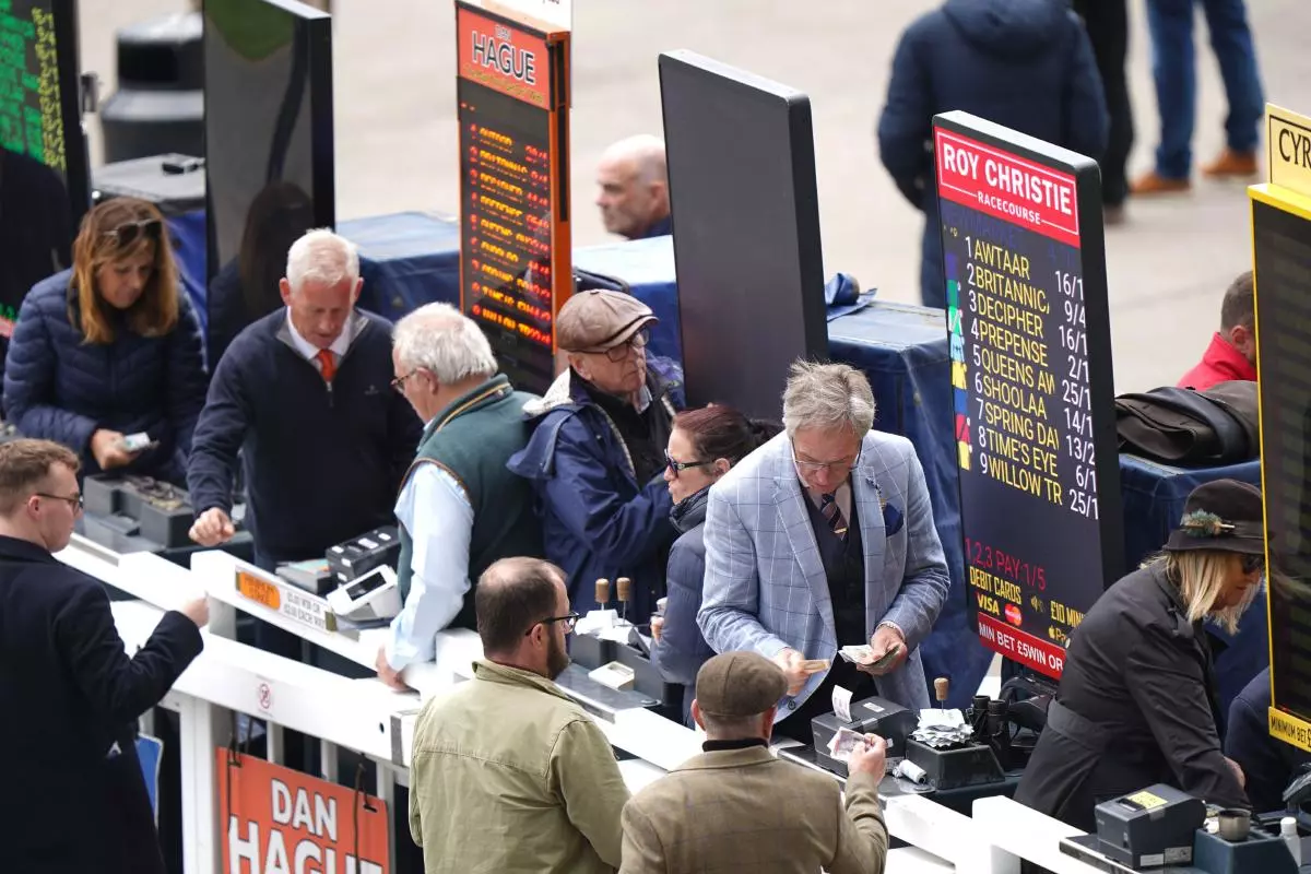 Newmarket racecourse bookies