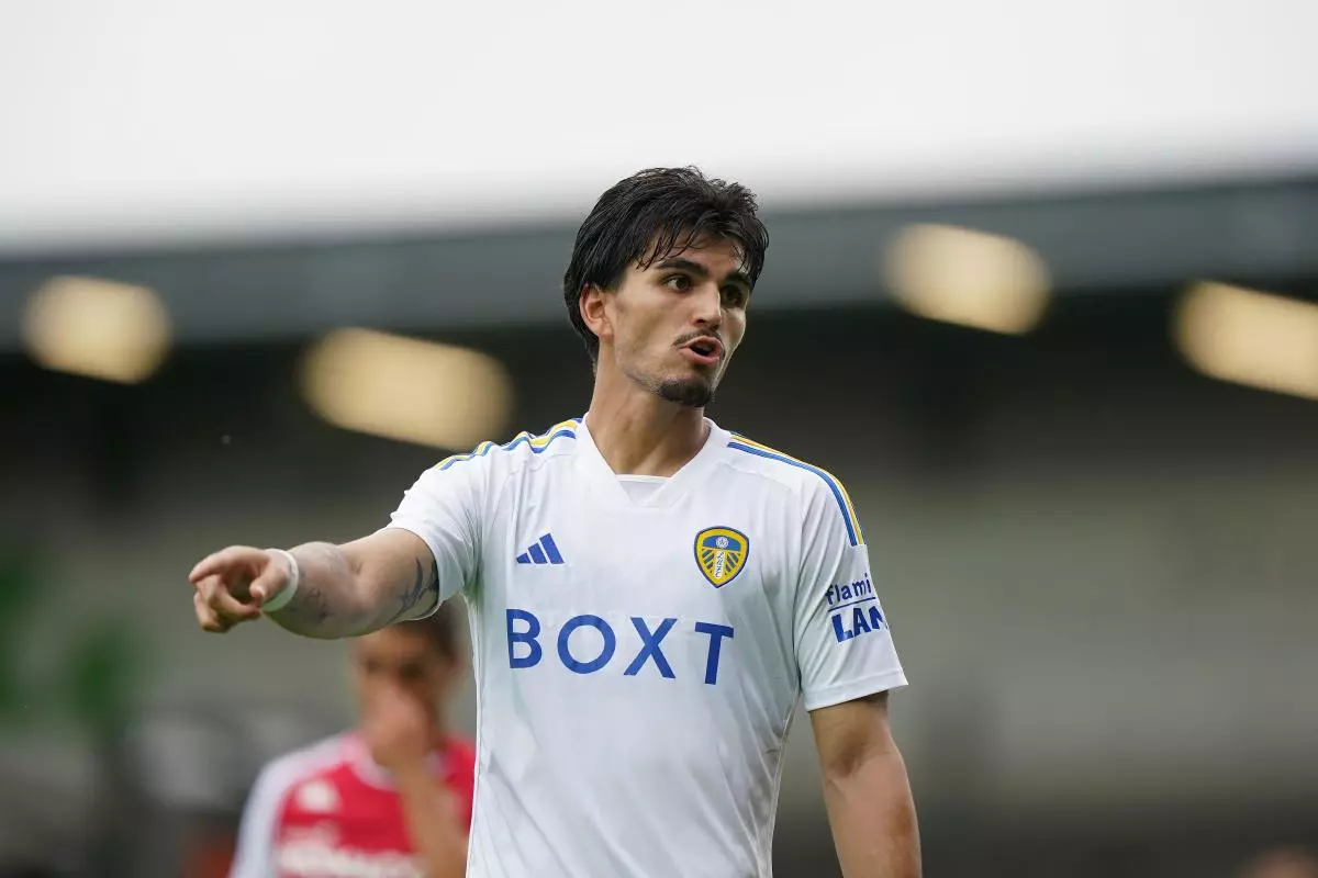 Pascal Struijk playing for Leeds