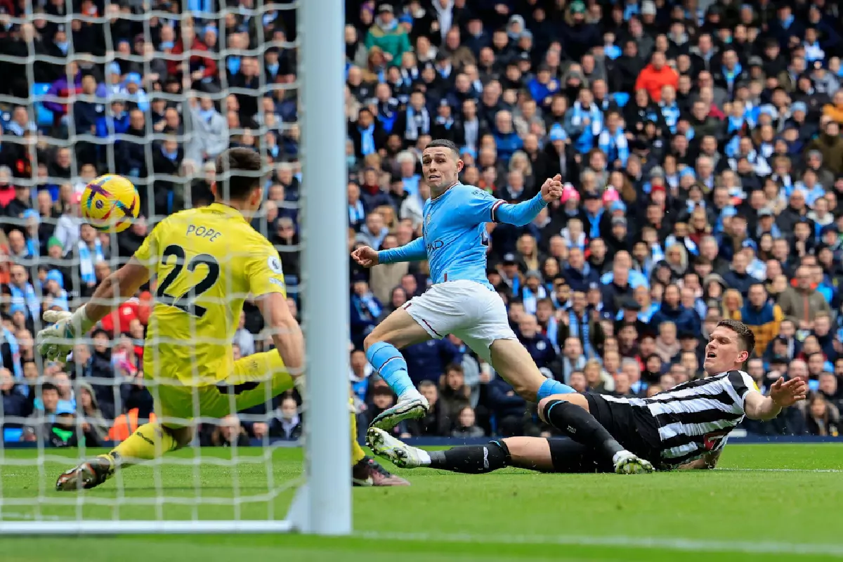 Phil Foden scores for Manchester City 2023