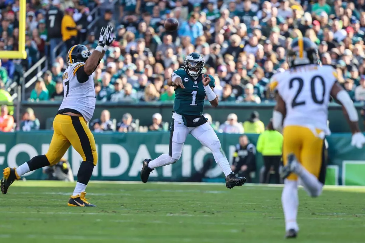 Philadelphia Eagles quarterback Jalen Hurts in action during a week 8 game between the Philadelphia Eagles and the Pittsburgh Steelers.jpg