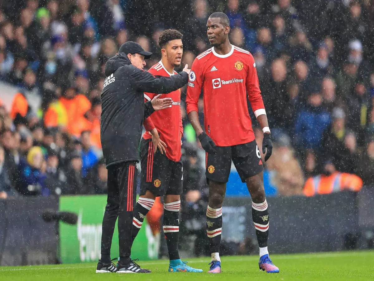 Ralf Rangnick instructs Paul Pogba on the sidelines vs Leeds