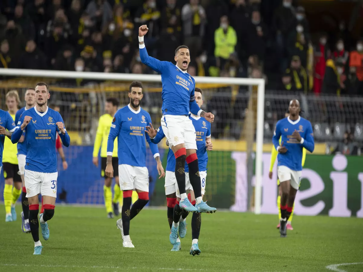 Rangers took a 4-2 lead in the first leg