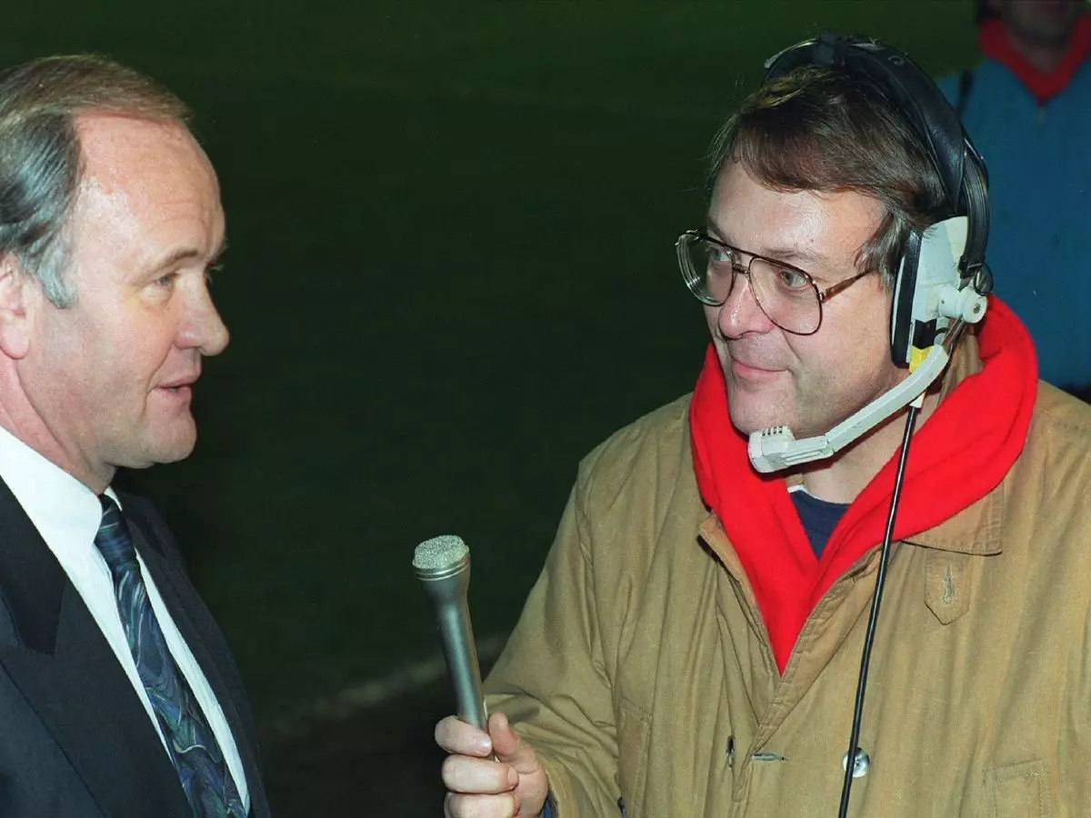 TELEVISION SPORTS COMMENTATOR GARY NEWBON INTERVIEWS SHEFFIELD UNITED MANAGER RON ATKINSON Z