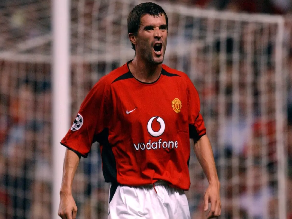 Roy Keane angry at the linesman