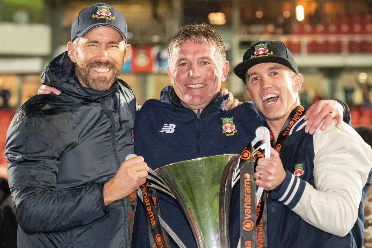 Ryan Reynolds, Phil Parkinson, Rob McElhenny Wrexham