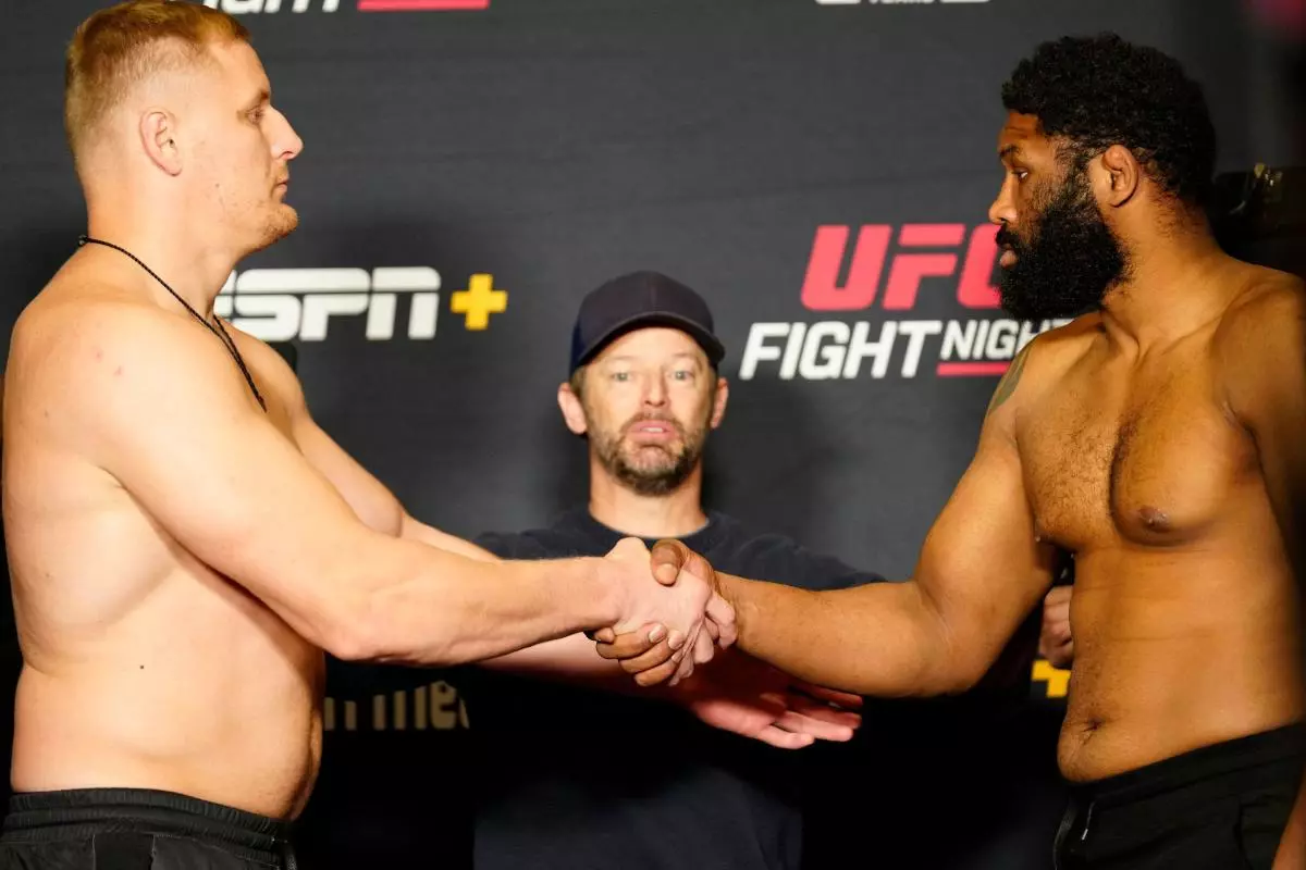 Sergei Pavlovich and Curtis Blaydes face-off